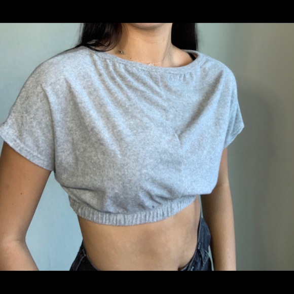 Tops - plain grey crop top